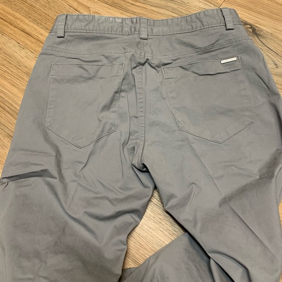 Calvin Klein - Picture 2 of 5